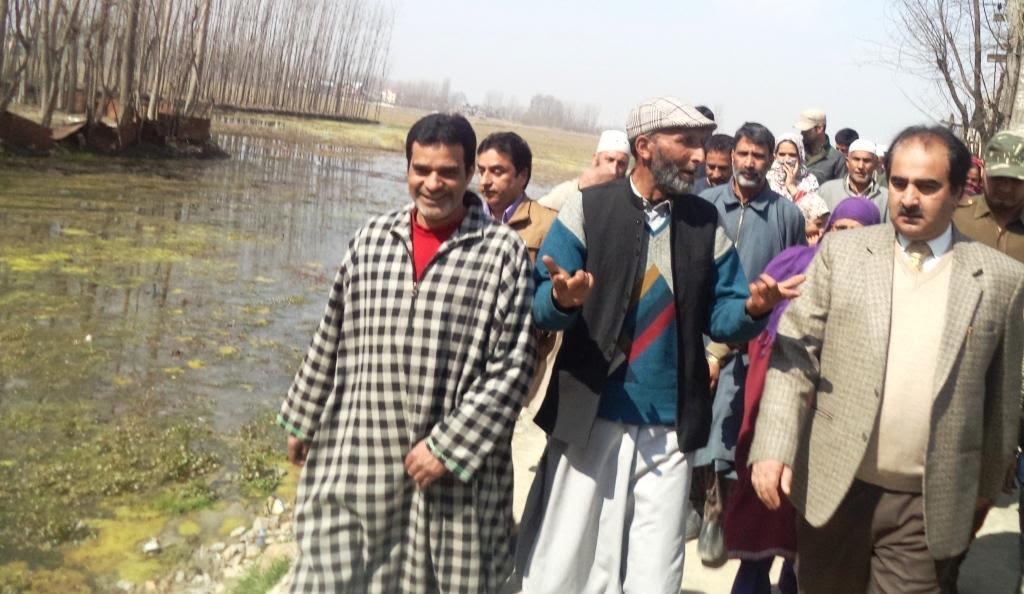 DC Srinagar inspects ongoing developmental works in Nowgam, Lasjan